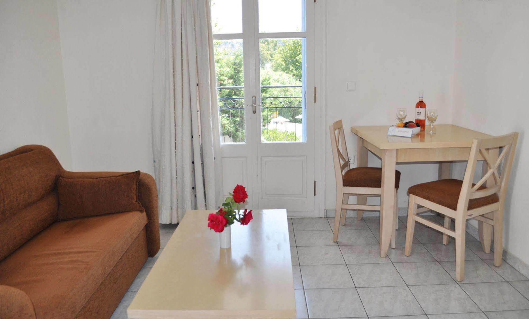 Marialena Village Platanias  エクステリア 写真